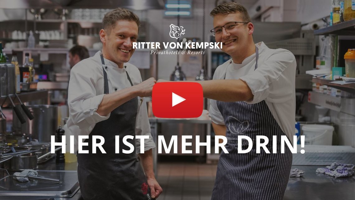 Hier startet ein Video über das Arbeiten im Service der Ritter von Kempski Privathotels.